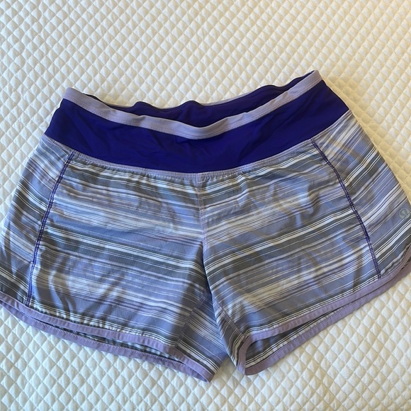 lululemon athletica Run Times short size 4 - Picture 1 of 3